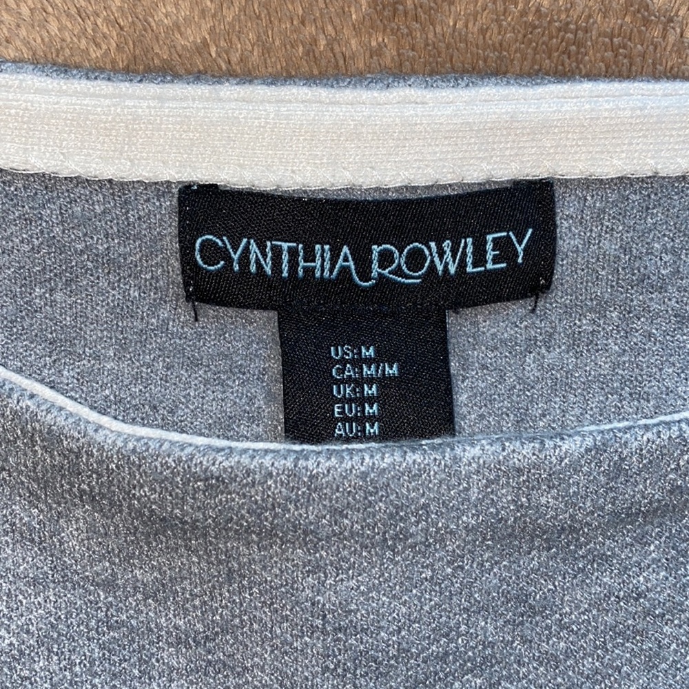 🐑Warm, Soft gray sweater with polkadot sleeve detail Size Med. - Picture 2 of 4